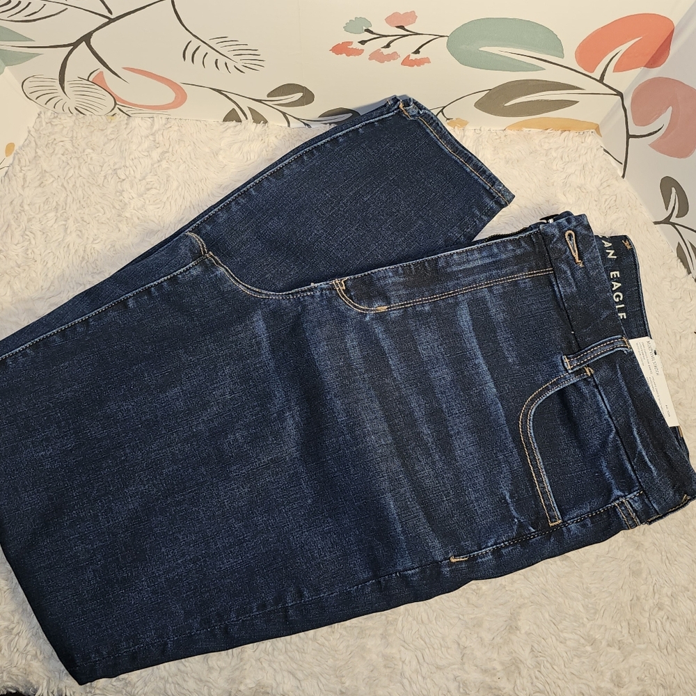 AE/AMERICAN EAGLE NWT CURVY SUPER HI-RISE JEGGING NEXT LEVEL STRETCH 18